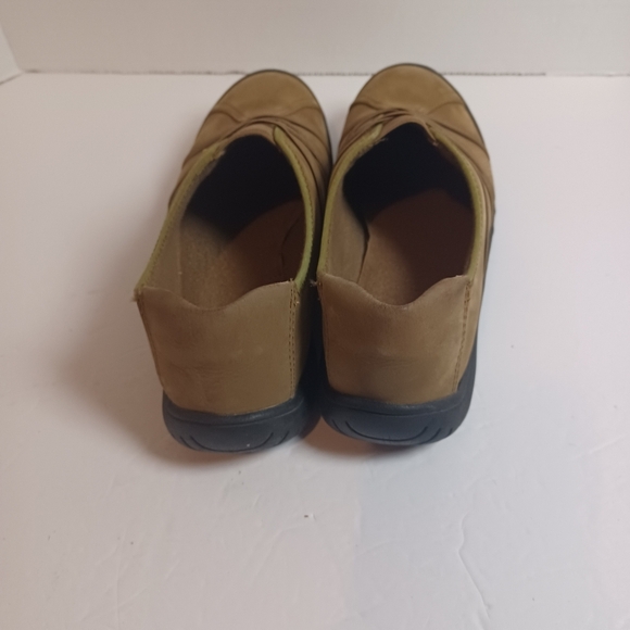 Clarks Suede Slip On‎ Loafers Women's 8 - Picture 7 of 7